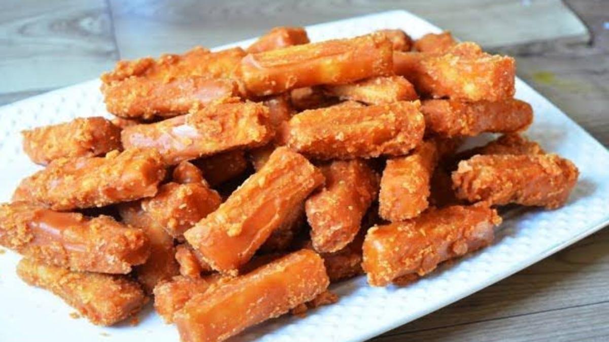 Today’s Recipe : शक्कर के पारे तो बहुत खाए होंगे, इस ठंड बनाएं गुड़ पारे, खाने में स्वादिष्ट और हेल्दी भी