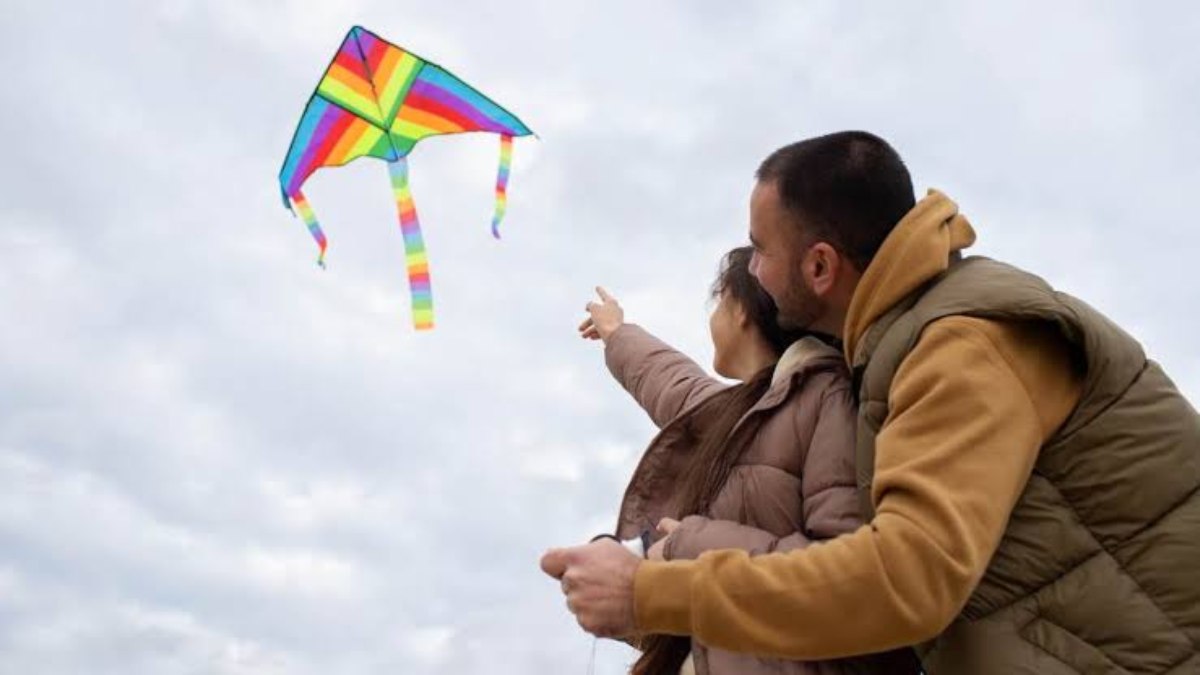 Makar Sankranti 2024 : मकर संक्रांति पर सिर्फ परंपरा के लिए नहीं, बल्कि इन वजहों से भी उड़ानी चाहिए पतंग