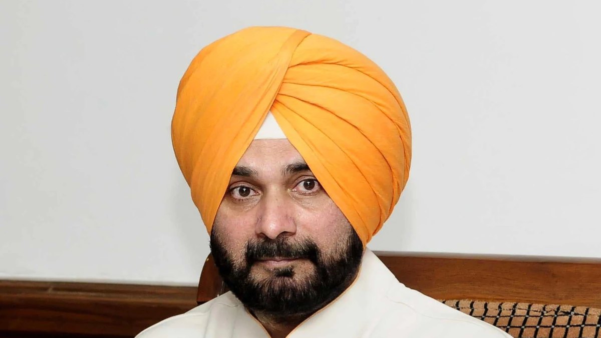 Punjab News : पूर्व CM कैप्टन के गढ़ पटियाला में सिद्धू ने बढ़ाईं सरगर्मियां, अगले सप्ताह से मिलेंगे लोगों से