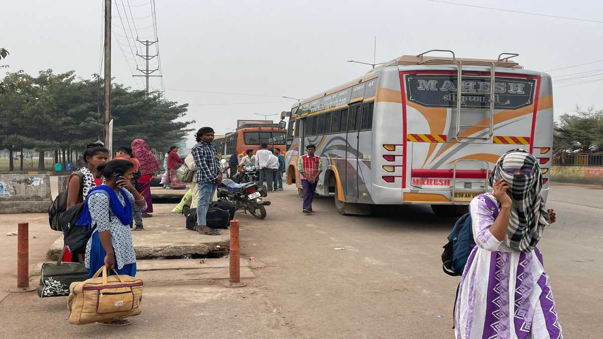 राजधानी में अनिश्चितकालीन हड़ताल आह्वान का नहीं दिख रहा असर, सामान्य रूप से संचालित हो रही बस सेवा