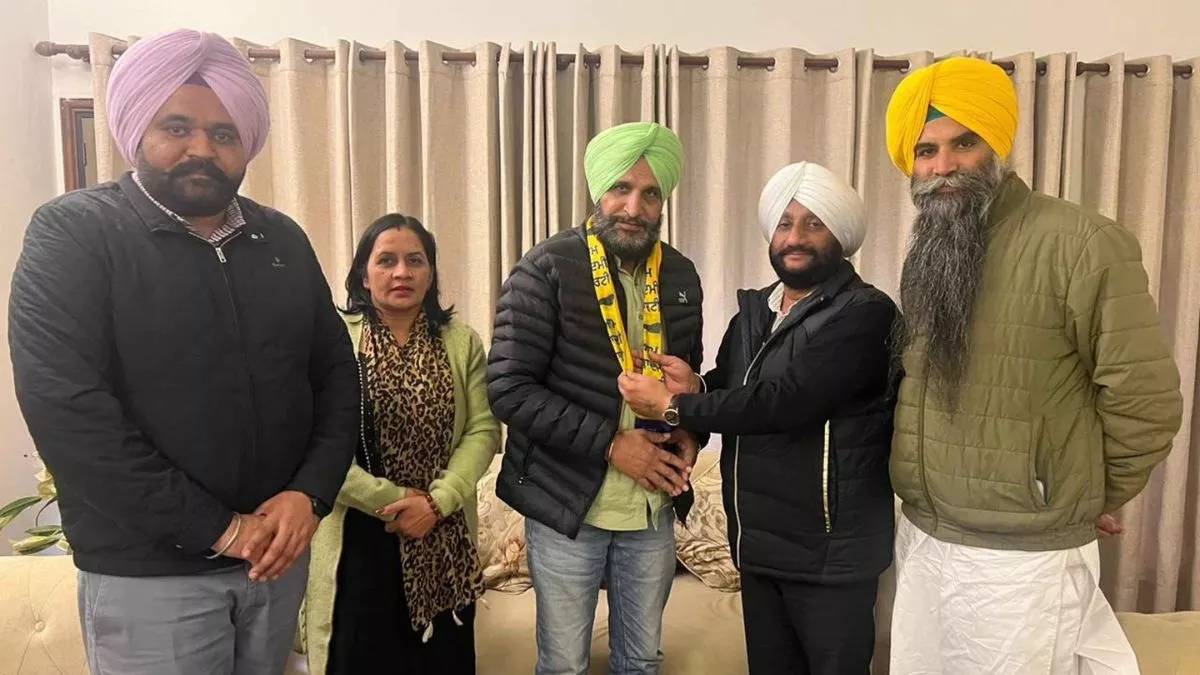 चंडीगढ़ नगर निगम चुनाव : नामांकन से पहले भाजपा छोड़ आप में शामिल हुए गुरचरणजीत सिंह