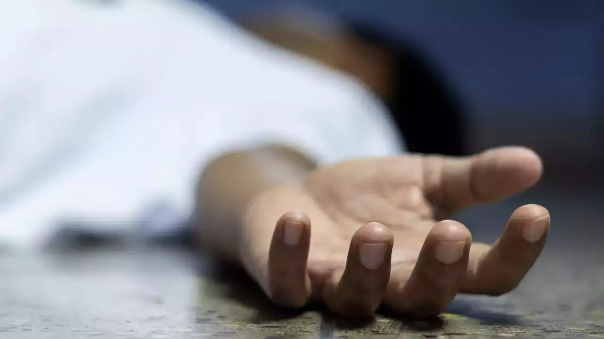 दर्दनाक हादसा : ठंड से बचने अंगीठी जलाकर सोया परिवार, दम घुटने से दो बच्चे समेत 4 लोगों की मौत