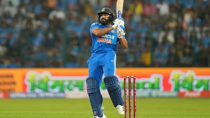 IND vs AFG 3rd T20I: कप्तान रोहित शर्मा ने जड़ा तूफानी शतक, भारत ने अफगानिस्तान को दिया 213 रन का लक्ष्य