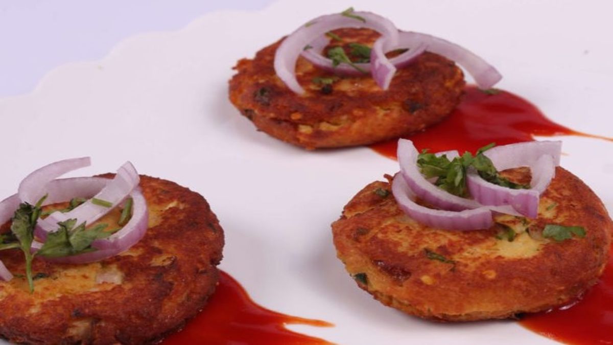 रात की बची हुई बासी रोटियों से बनाएं टेस्टी रोटी टिक्की, यहां जानिए रेसिपी …