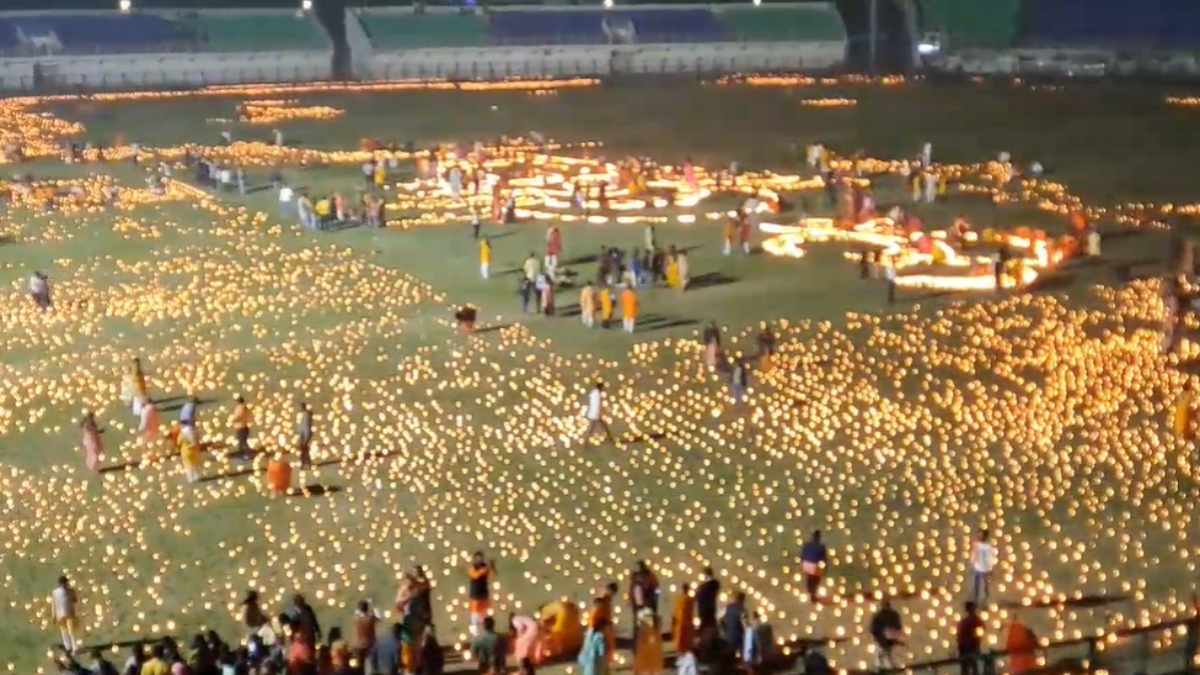 रामलला की प्राण प्रतिष्ठा में जलाए गए 5 लाख से अधिक दीये, उकेरी गई भगवान श्रीराम समेत कई आकृतियां, USA बुक ऑफ वर्ल्ड रिकॉर्ड में नाम दर्ज