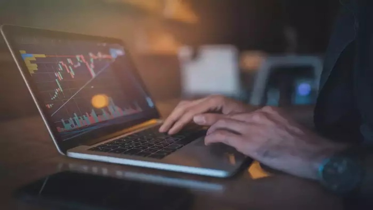 Top 5 Penny Stocks : ये टॉप 5 शेयर कर देंगे आपको मालामाल, बाजार में पकड़ने वाले हैं रफ्तार !