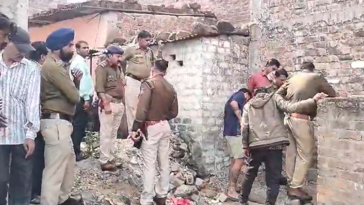 MP Crime News: खाली प्लॉट में मिली अधेड़ की सिर कटी लाश, इलाके में फैली सनसनी