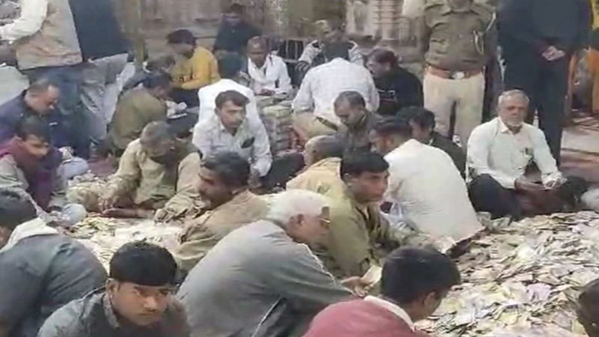 सांवरिया सेठ मंदिर के भंडार से निकले 9 करोड़, अभी भी हो रही पैसों की गिनती