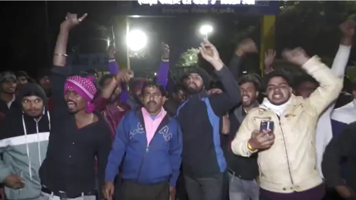 ट्रेंचिंग ग्राउंड में गोमांस काटने पर बवालः रहवासियों ने किया चक्काजाम, नगर निगम और पुलिस जांच में जुटी
