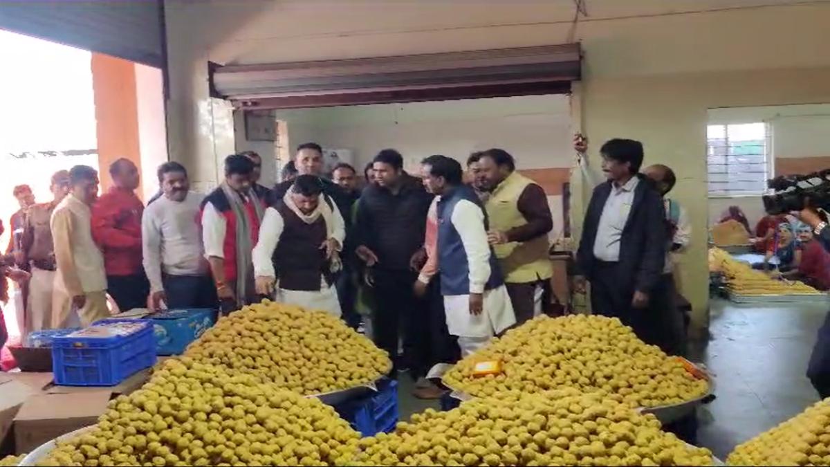 उज्जैन में बने लड्डुओं से भगवान राम को लगेगा भोगः महाकाल की नगरी में CM मोहन ने बनाए लड्डू और पैकिंग भी की