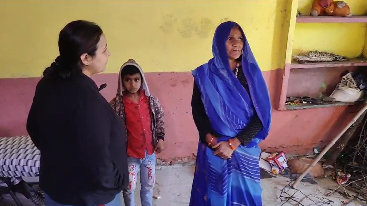 चरित्र शंका में पत्नी की हत्याः रात को देर से आने पर हुई थी पति पत्नी में मारपीट, सुबह मृत मिली