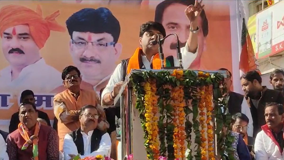 सिंधिया ने कलेक्टर -एसपी को लगाई फटकारः इधर मंत्री नहीं बनाने पर बीजेपी विधायक शाक्य का छलका दर्द