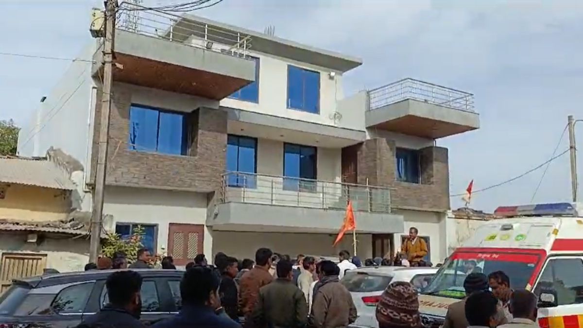 बड़ी खबरः बीजेपी नेता और पत्नी की हत्या, हथियारधारी बदमाशों ने घर में घुसकर दिया वारदात को अंजाम