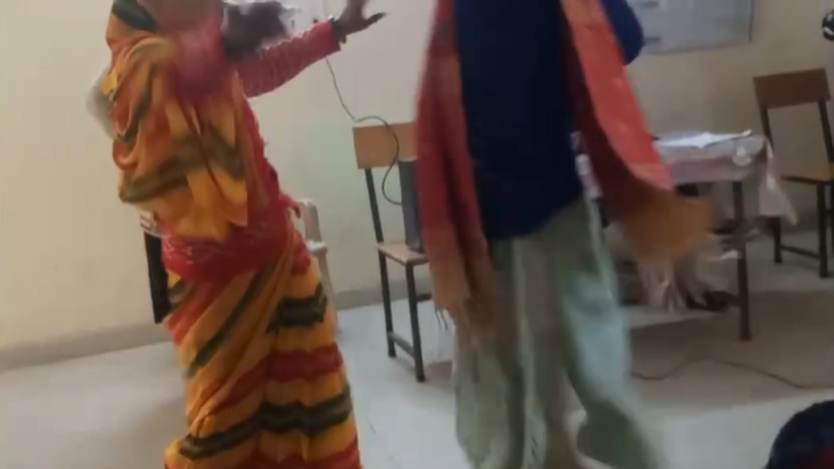 आंगनबाड़ी कार्यकर्ताओं का डांस वाला वीडियो वायरलः जिला कार्यक्रम अधिकारी भी थे मौजूद