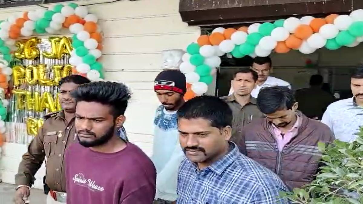 सफाई के बहाने तिजोरी किया साफः सोने-चांदी के जेवर और नकदी बरामद, गैंग के चार बदमाश गिरफ्तार
