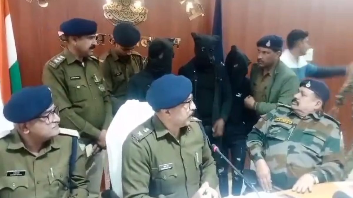 चोरी के दो अलग-अलग मामलों में 9 गिरफ्तार: यूट्यूब से सीखा वारदात को अंजाम देना, पुलिस की गस्ती ने फेरा था मंसूबों पर पानी