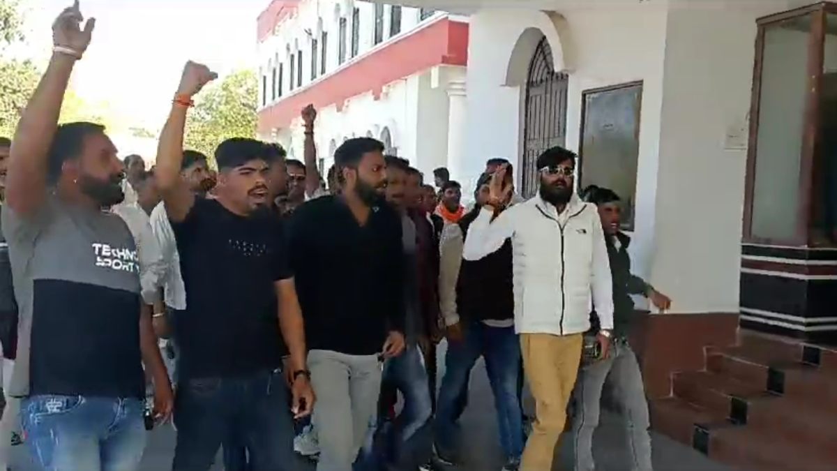 TI के खिलाफ समाज हुआ लामबंद: फरियादी से गाली-गलौच कर समाज पर की अभद्र टिप्पणी, राजस्व मंत्री ने लिया संज्ञान