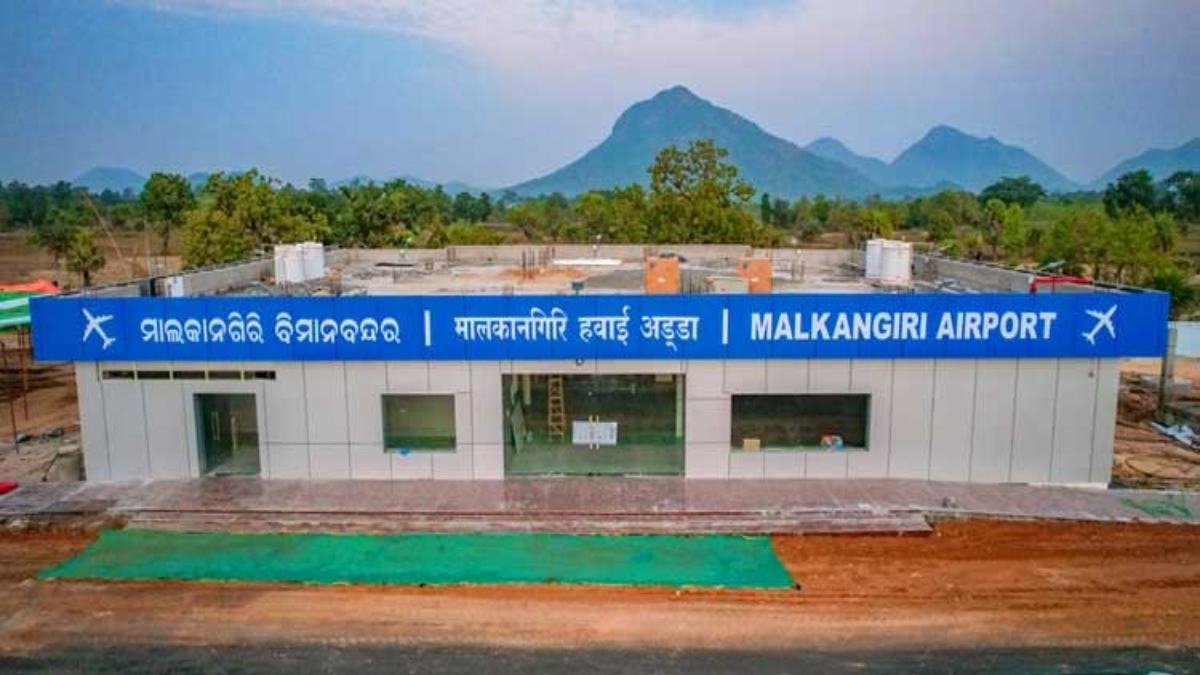 आज मलकानगिरी हवाई अड्डे से पहली उड़ान का उद्घाटन करेंगे सीएम नवीन, कटे हुए क्षेत्रों से मिलेगी हवाई कनेक्टिविटी की सुविधा …