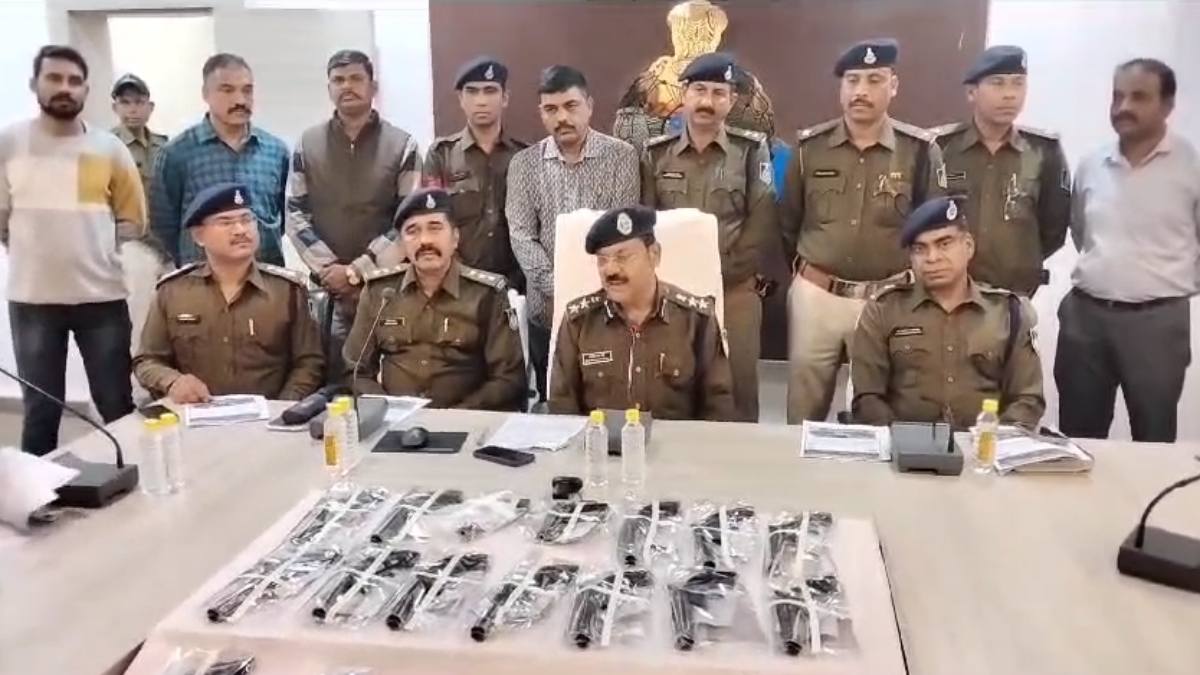 MP NEWS: पुलिस की गिरफ्त में 3 अंतरराज्यीय हथियार तस्कर, 21 देसी कट्टे, दो देसी पिस्तौल जप्त