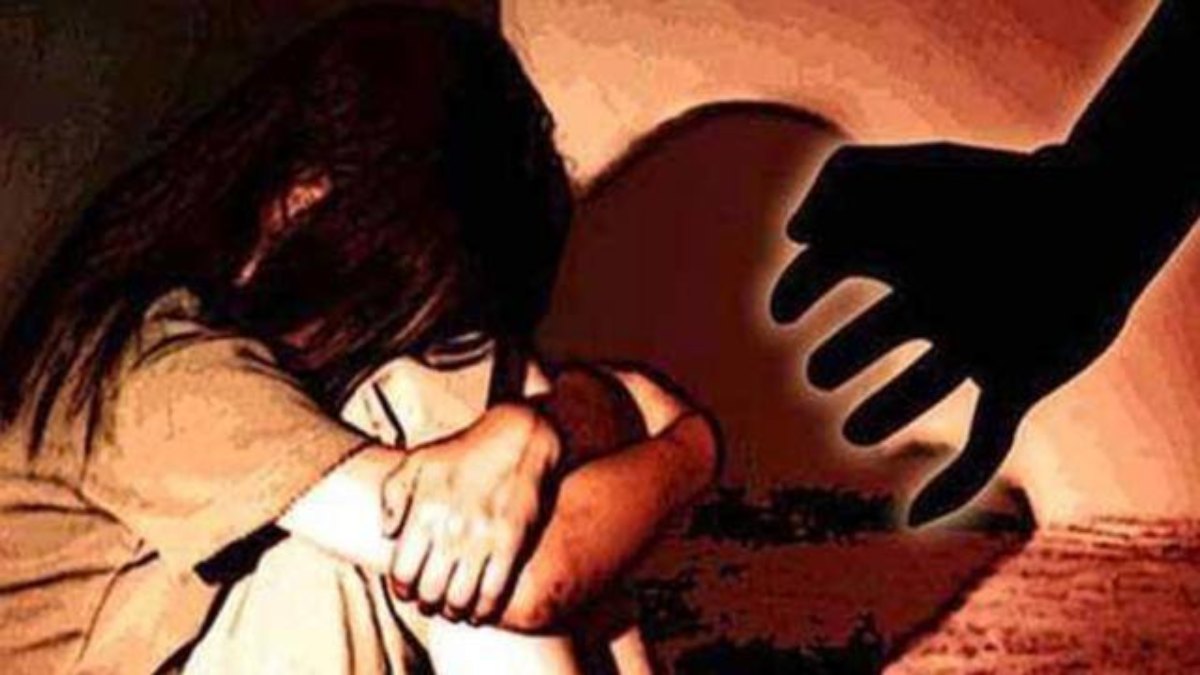बाप, बेटी और हैवानियतः 11 साल की मासूम बेटी का रेप कर पिता ने किया प्रेग्नेंट, जानिए कोर्ट ने बच्चे को जन्म देने की क्यों दी इजाजत…