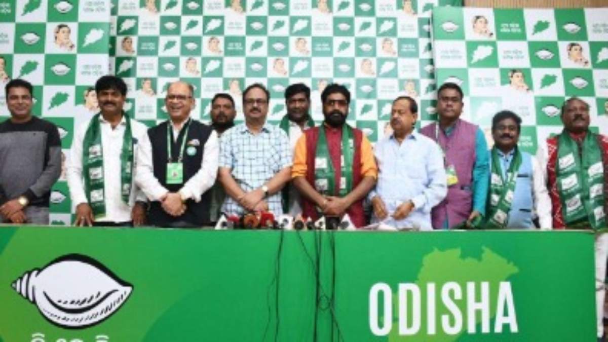 बीजद में शामिल हुए 300 जात्रा कलाकार