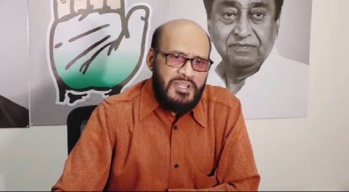 MP के सरकारी स्कूल में नमाज पढ़ने पर शिक्षिकाओं पर FIR, राम मंदिर प्राण प्रतिष्ठा कार्यक्रम के लिए सरकारी निर्देश… जानिए कांग्रेस ने क्यों कही यह बात