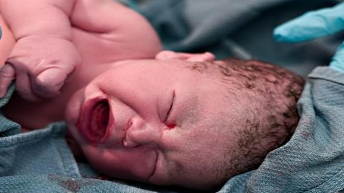 इतिहास की सबसे बड़ी तारीख में जन्मे बच्चे: 212 घरों में गूंजी किलकारी, रामलला के साथ हुआ स्वागत