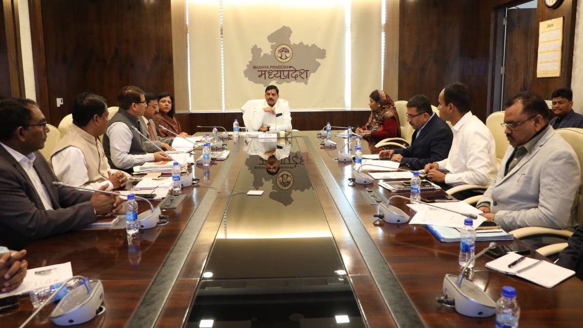 CM डॉ. यादव ने की PHE विभाग की समीक्षा, बैठक में कहा- पानी के दोबारा उपयोग का प्रबंधन सुनिश्चित करें