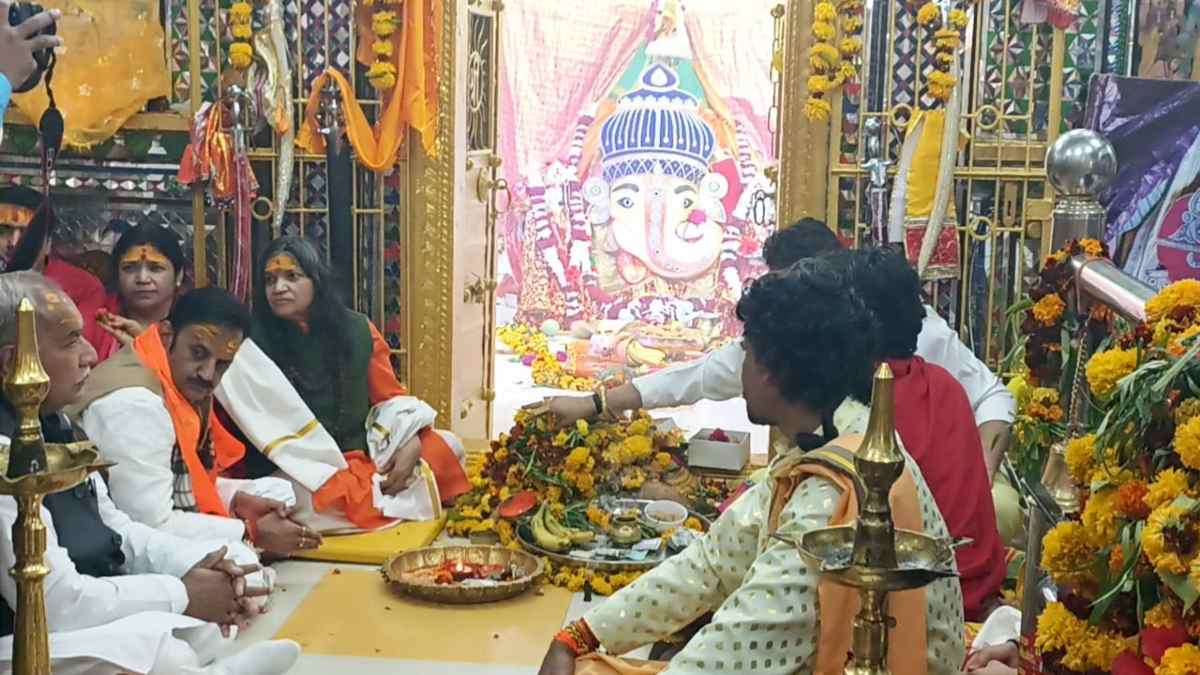 डिप्टी CM राजेंद्र शुक्ला पहुंचे सीहोर के चिंतामन गणेश मंदिर, प्रदेश की खुशहाली के लिए की भगवान गणेश की पूजा-अर्चना
