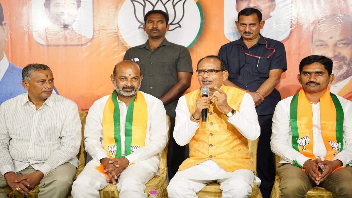पूर्व CM शिवराज का तेलंगाना दौरा: करीमनगर संसदीय क्षेत्र की कोर कमेटी की बैठक में हुए शामिल, राम मंदिर और PM को लेकर कही बड़ी बात