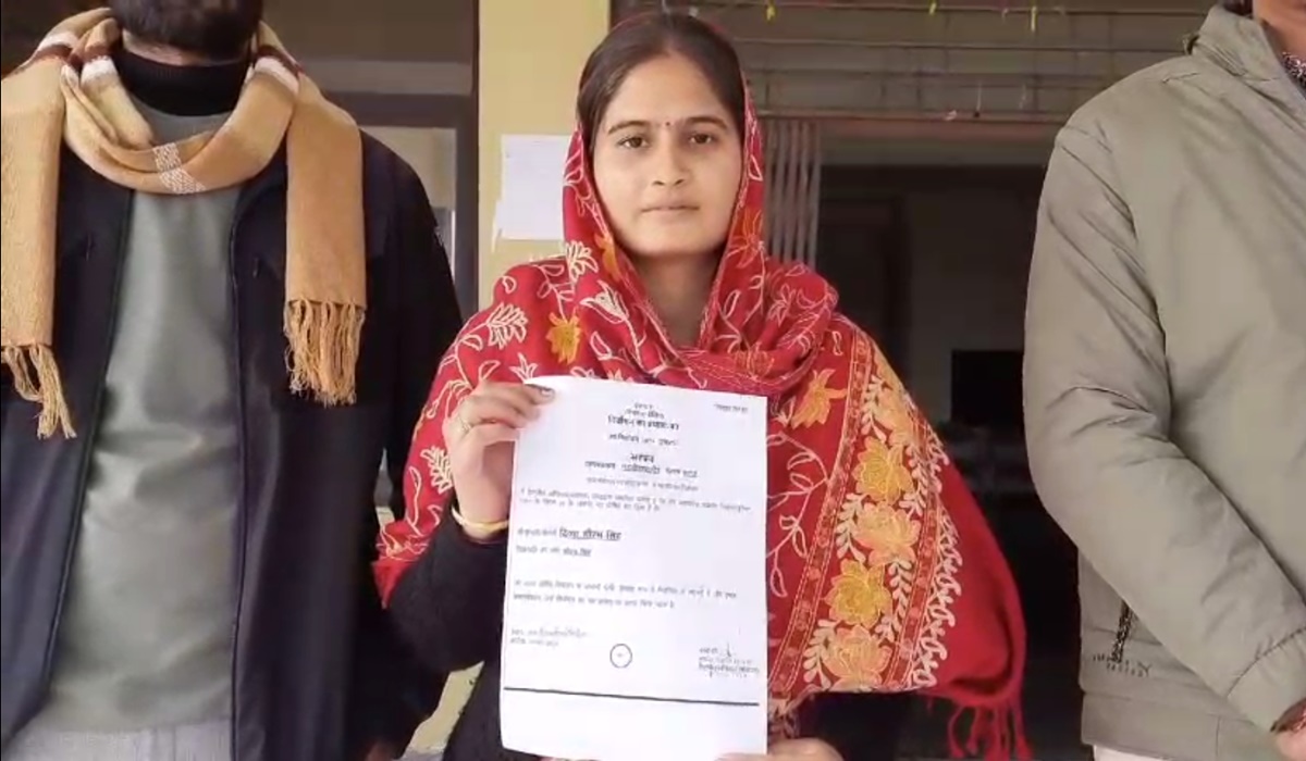 इंग्लिश मीडियम स्कूल टीचर अब संभालेंगी गांव की सरपंची, उपचुनाव में इतने प्रत्याशियों को हराकर मारी बाजी