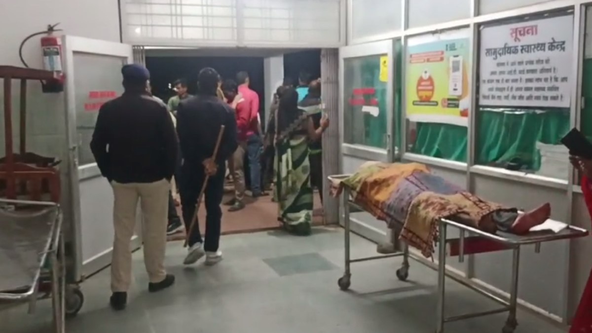 काल के गाल में समाए पति-पत्नी: रॉग साइड से आ रही बाइक से हुई भिड़ंत, इलाज के दौरान मौत, दो अन्य घायल