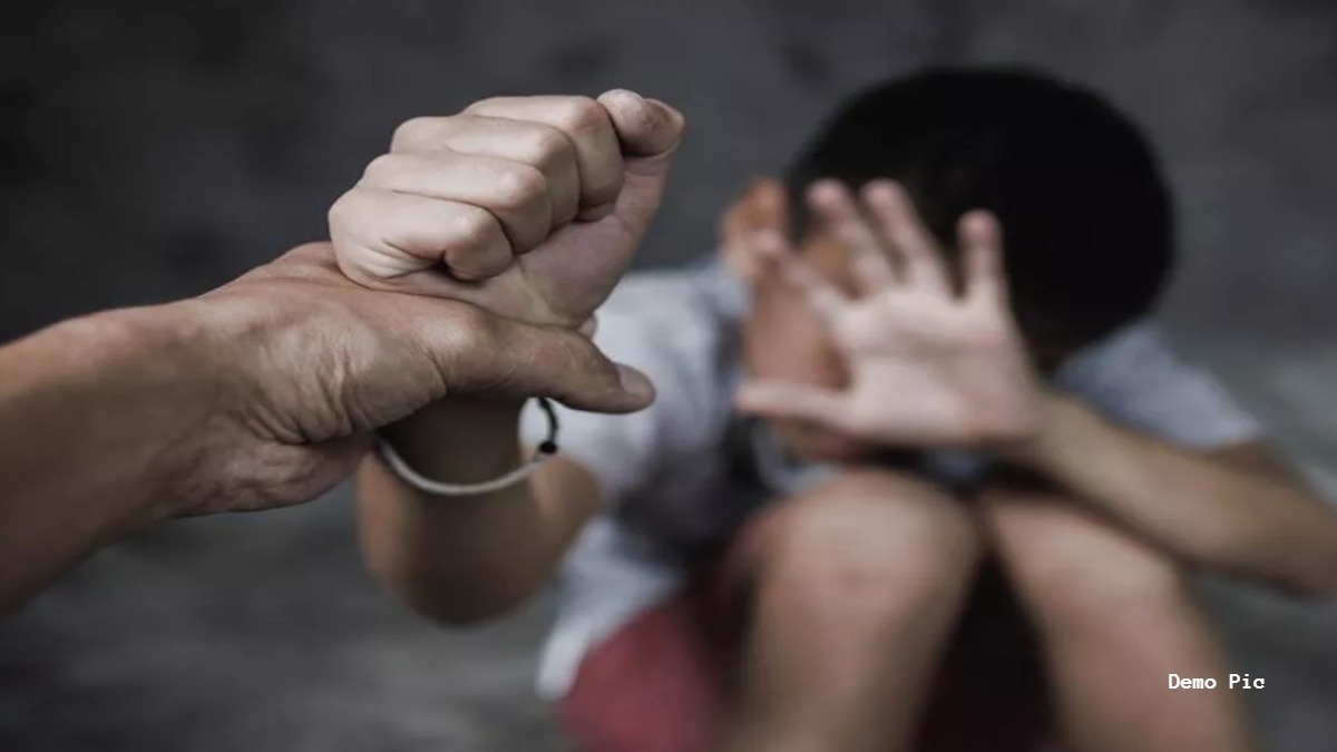हवस की भूख… प्रिसिंपल के शिक्षक बेटे ने छात्र के साथ किया कुकर्म, परीक्षा में फेल करने की धमकी देकर बनाया शिकार