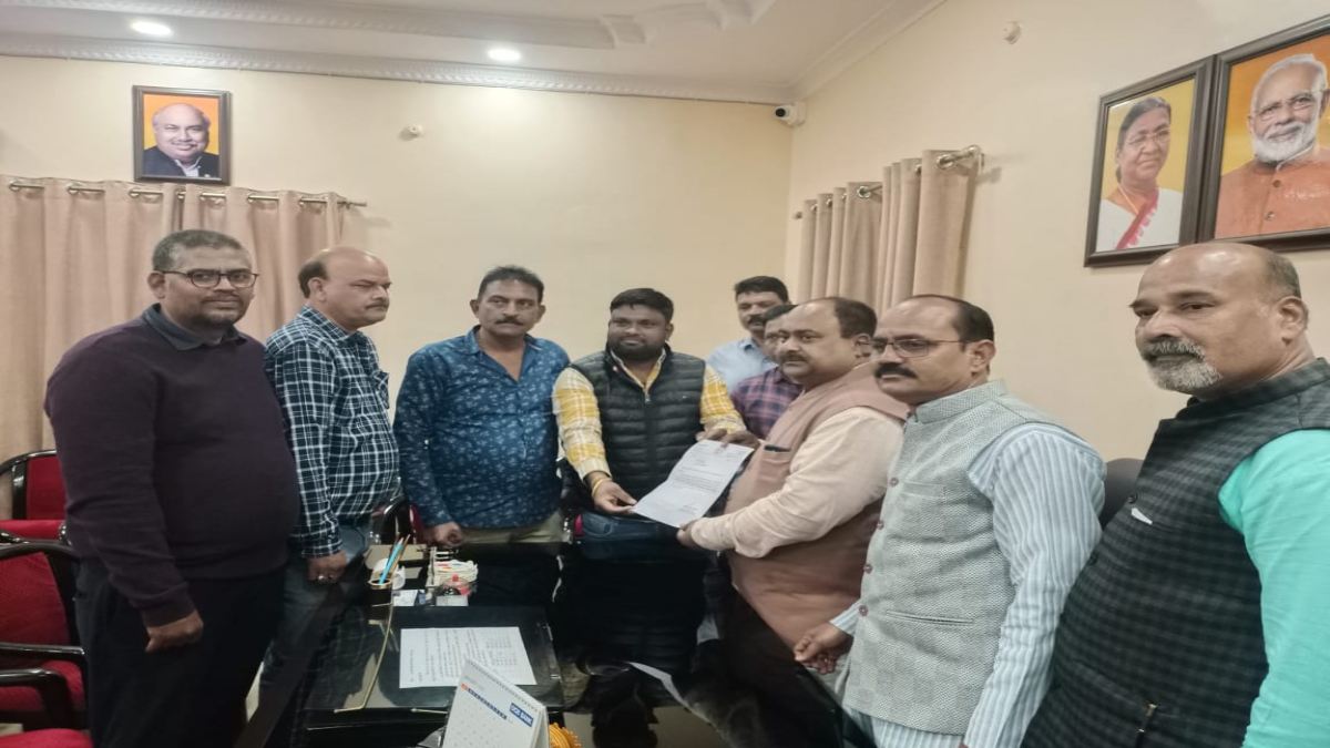 MIC के 10 सदस्यों ने दिया इस्तीफा: मेयर जगत बहादुर के BJP में शामिल होने से बदला समीकरण, कांग्रेस MLA लखन घनघोरिया और तरुण भनोट का भी घटा कद