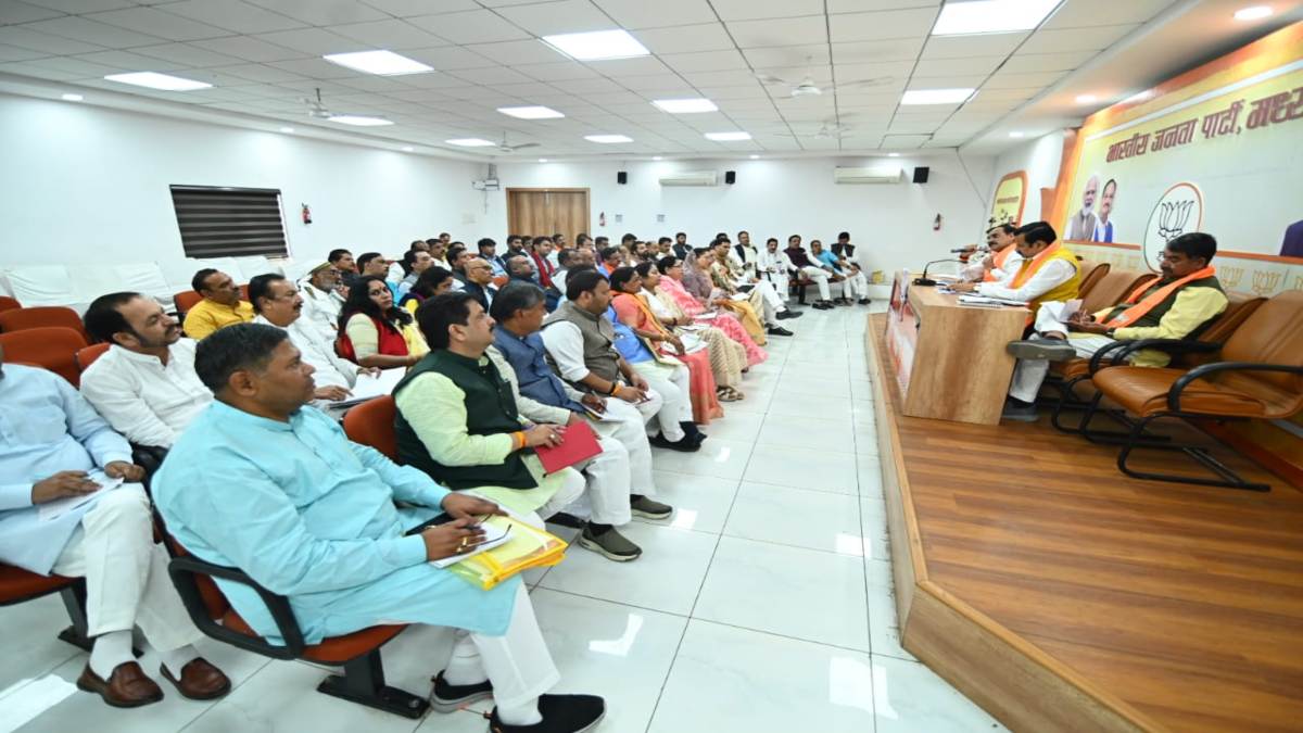 लोकसभा चुनाव का मेगा प्लान: भाजपा शासित राज्यों के CM और डिप्टी CM आएंगे MP, वीडी शर्मा बोले- जीत की खुमारी से बाहर आना है, कार्यकर्ताओं को दिए ये निर्देश