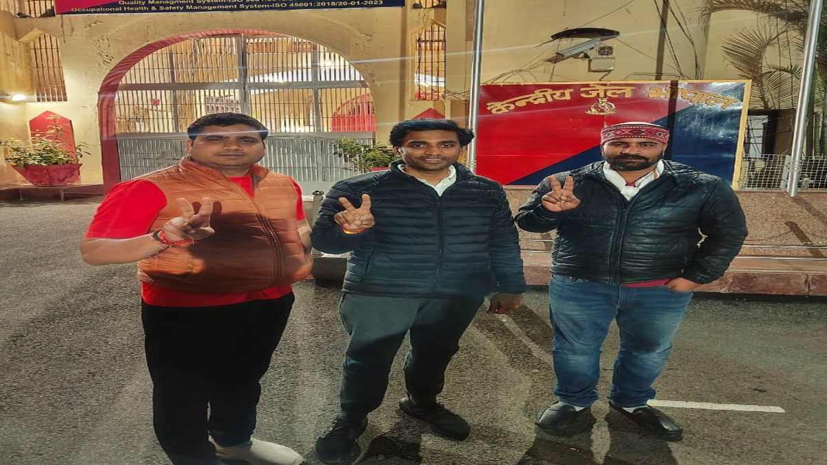 देर रात जेल से रिहा हुए विक्रांत भूरिया: भोपाल सेंट्रल जेल में थे बंद, रिहाई के बाद बोले- हमारे संघर्ष से झुकी सरकार