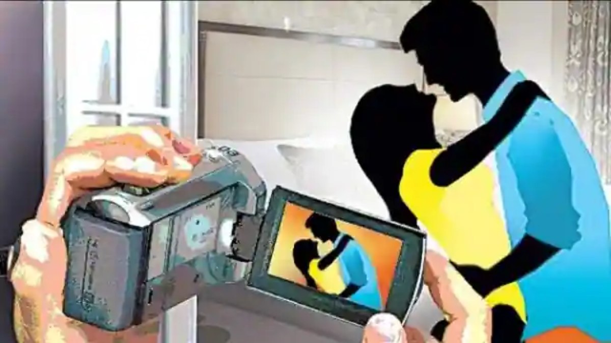 हनी ट्रैप: अवैध संबंध बनाने का नाटक, फिर बनाते अश्लील VIDEO, वायरल करने की धमकी देकर लाखों की करते डिमांड, 2 गिरफ्तार, एक महिला फरार