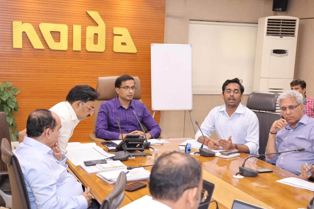 Noida News: 50 बिल्डरों की खैर नहीं… 8 हजार करोड़ बकाया वसूलने की तैयारी हुई तेज