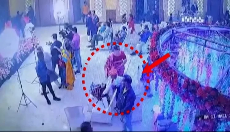 Odisha News: बाराती बनकर आए लूटेरे… शादी में लूट लिए गिफ्ट आइटम और 5 लाख कैश