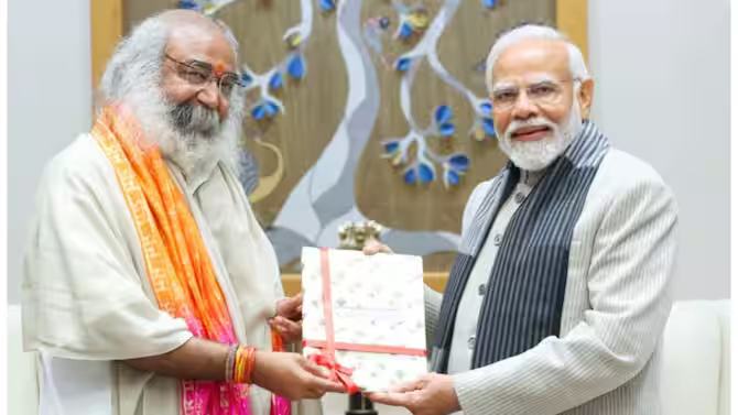 आचार्य प्रमोद BJP में जाएंगे PM मोदी से मुलाकात के बाद कहा, तूफान आएगा