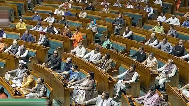 संसद में शत्रुघ्न सिन्हा रहे खामोश, सनी नहीं मचा पाए गदर, 9 सांसद जिन्होंने सदन में नहीं बोला एक भी शब्द