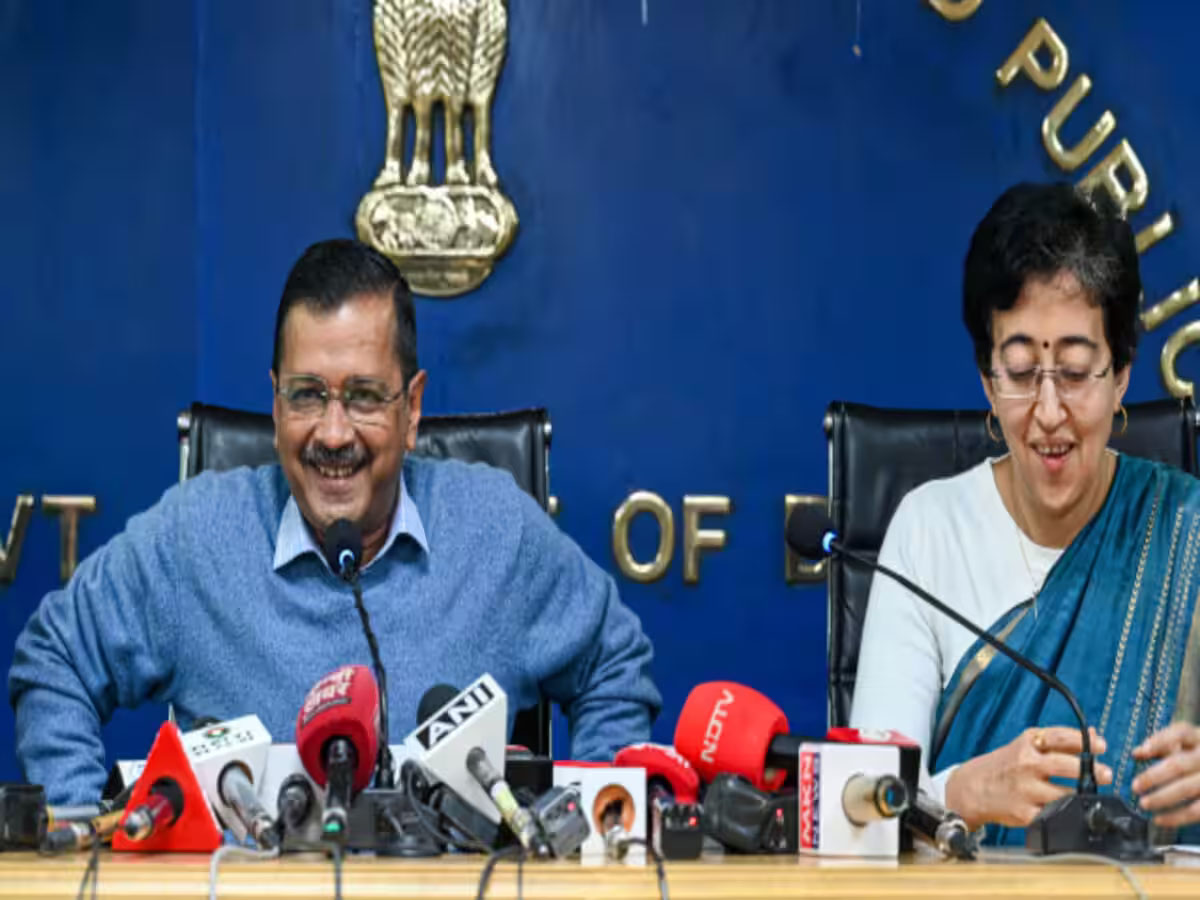 सीएम अरविंद केजरीवाल के बाद आतिशी के घर भी पहुंची क्राइम ब्रांच टीम