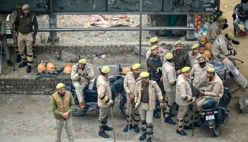 पंजाब के किसानों में बढ़ा आक्रोश दिल्ली की तरफ बढ़े 200 से ज्यादा किसान, पुलिस ने छोड़ा आंसू गैस