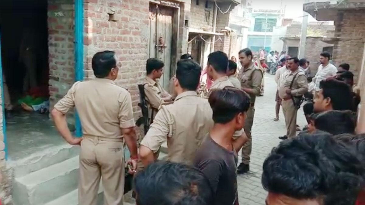 नोएडा में एक ही परिवार के 4 लोगों की संदिग्ध मौत