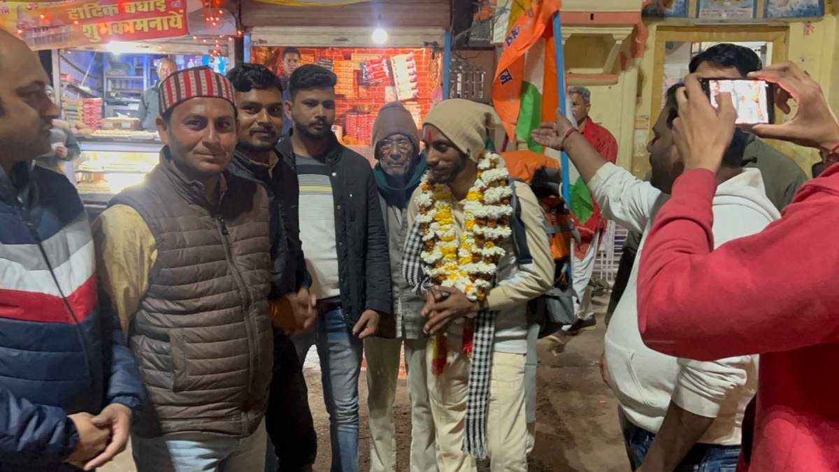 रामलला के दीदार का जुनून: 640 किमी की पैदल यात्रा  कर अयोध्या पहुंचा युवक, वापसी के दौरान पन्ना की जनता ने किया स्वागत
