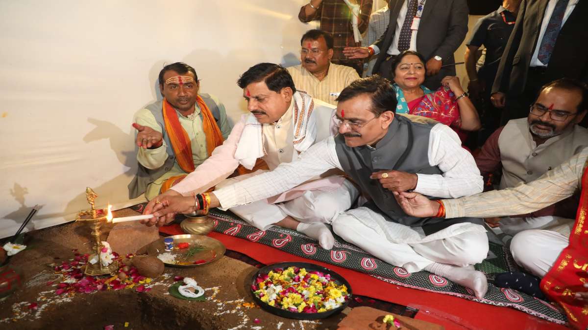 बड़ी सौगात: खजुराहो में बनेगा देश का पहला जनजातीय और लोक कला प्रशिक्षण गुरुकुल, CM मोहन ने किया भूमि पूजन