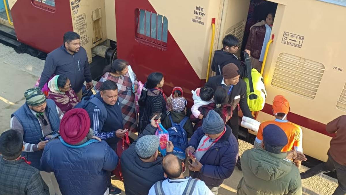 भगवान राम के जयकारे लगाते हुए जालंधर से 700 राम भक्त अयोध्या के लिए रवाना