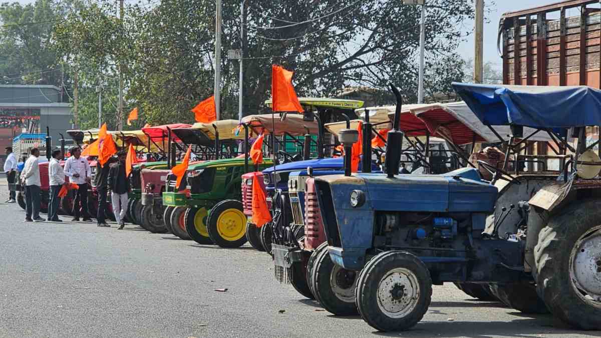 किसानों ने खोला मोर्चा: 500 ट्रैक्टरों के साथ मंडी पहुंचे अन्नदाता, इस फैसले का कर रहे विरोध