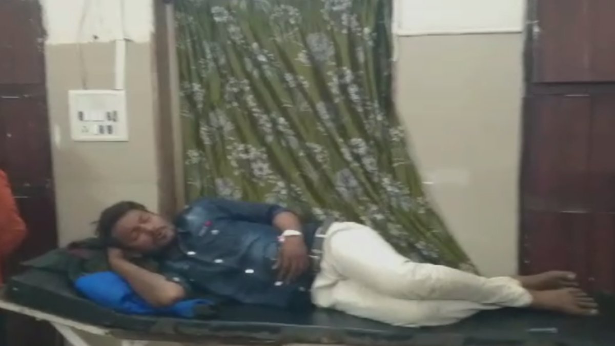 फिर फटा बम: धमाके में दो लोग हुए घायल, जिला अस्पताल में इलाज जारी