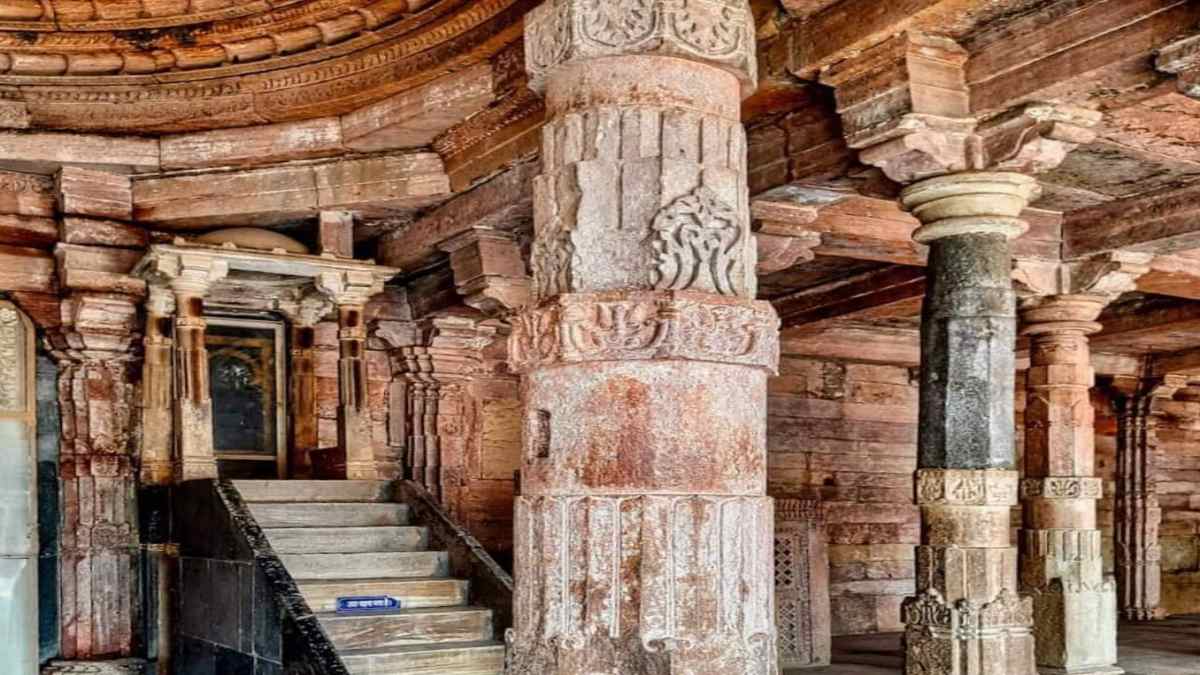 29th day of Bhojshala Survey: सर्वे के लिए टीम सुबह 6 बजे पहुंची, खंभों पर डाले जा रहे नंबर, आज दोपहर मुस्लिम समाज करेगा नमाज अदा